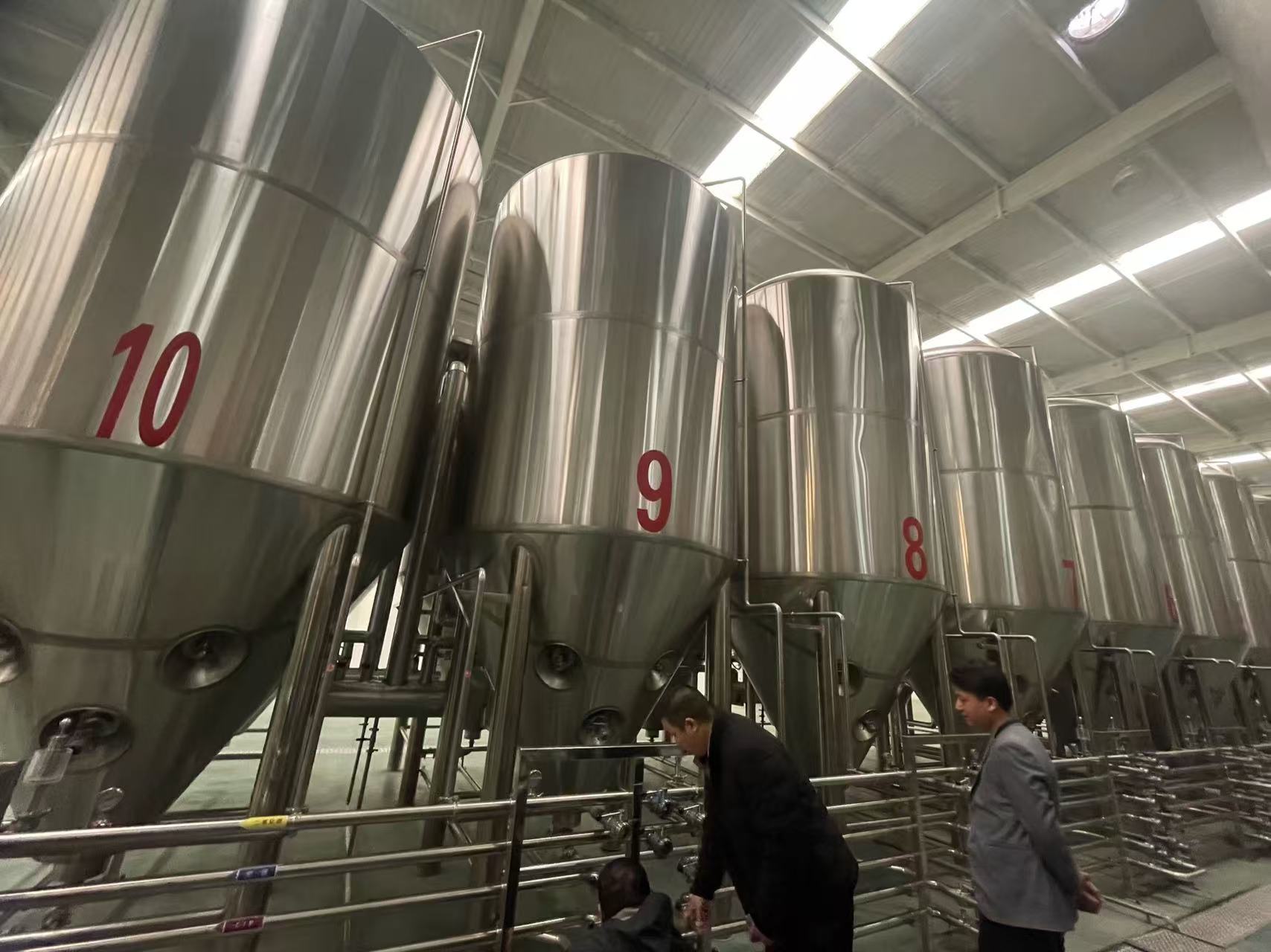 特克斯精酿啤酒设备厂—平面布置、设备设计、制造、调试、培训等一条龙服务